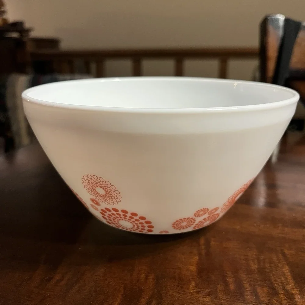 Pyrex Vintage Charm SPOT ON Mixing Bowls Set of 2 Orange White Medallion Dot